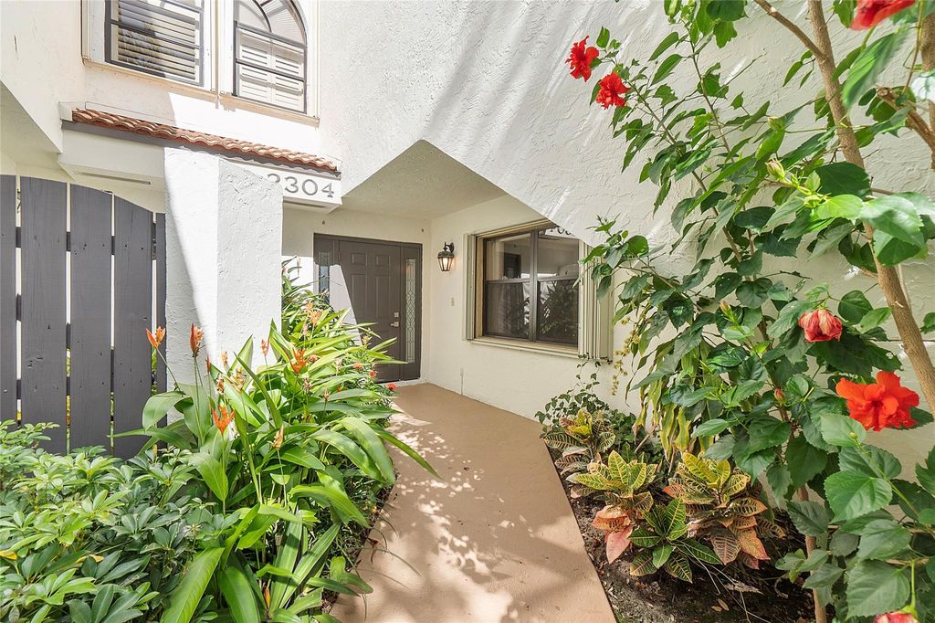 Photo of 2304 Aspen Way #2304, Boynton Beach, FL 33436 (MLS # F10410823)