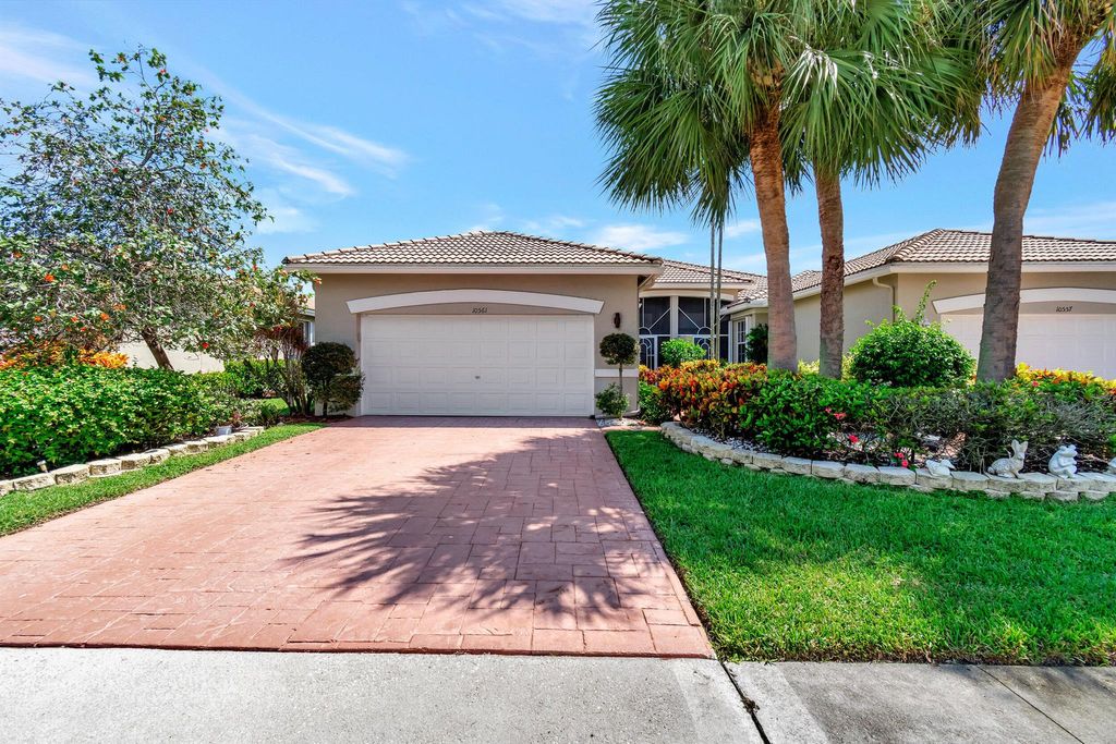 Photo of 10561 Royal Caribbean Circle, Boynton Beach, FL 33437 (MLS # R10920209)