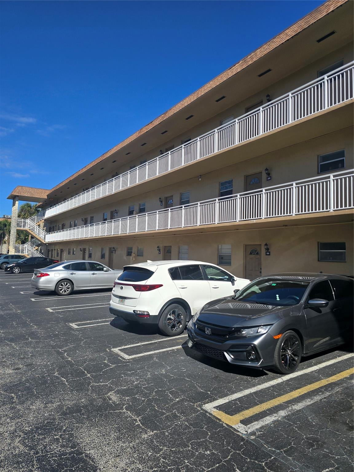 HAWAIIAN GARDENS - Residential