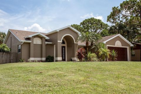 A home in Port Saint Lucie