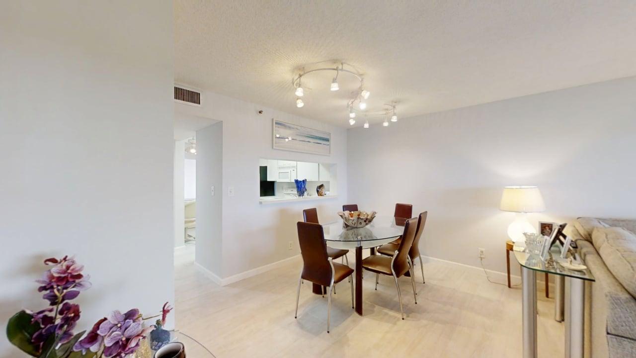 HUNTINGTON LAKES SEC ONE CONDOS - Residential