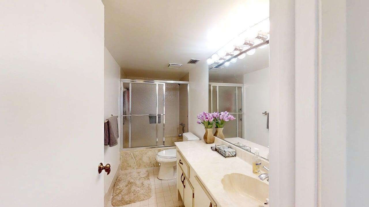 HUNTINGTON LAKES SEC ONE CONDOS - Residential