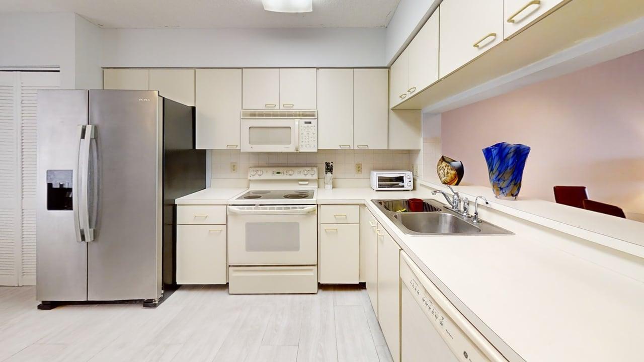 HUNTINGTON LAKES SEC ONE CONDOS - Residential