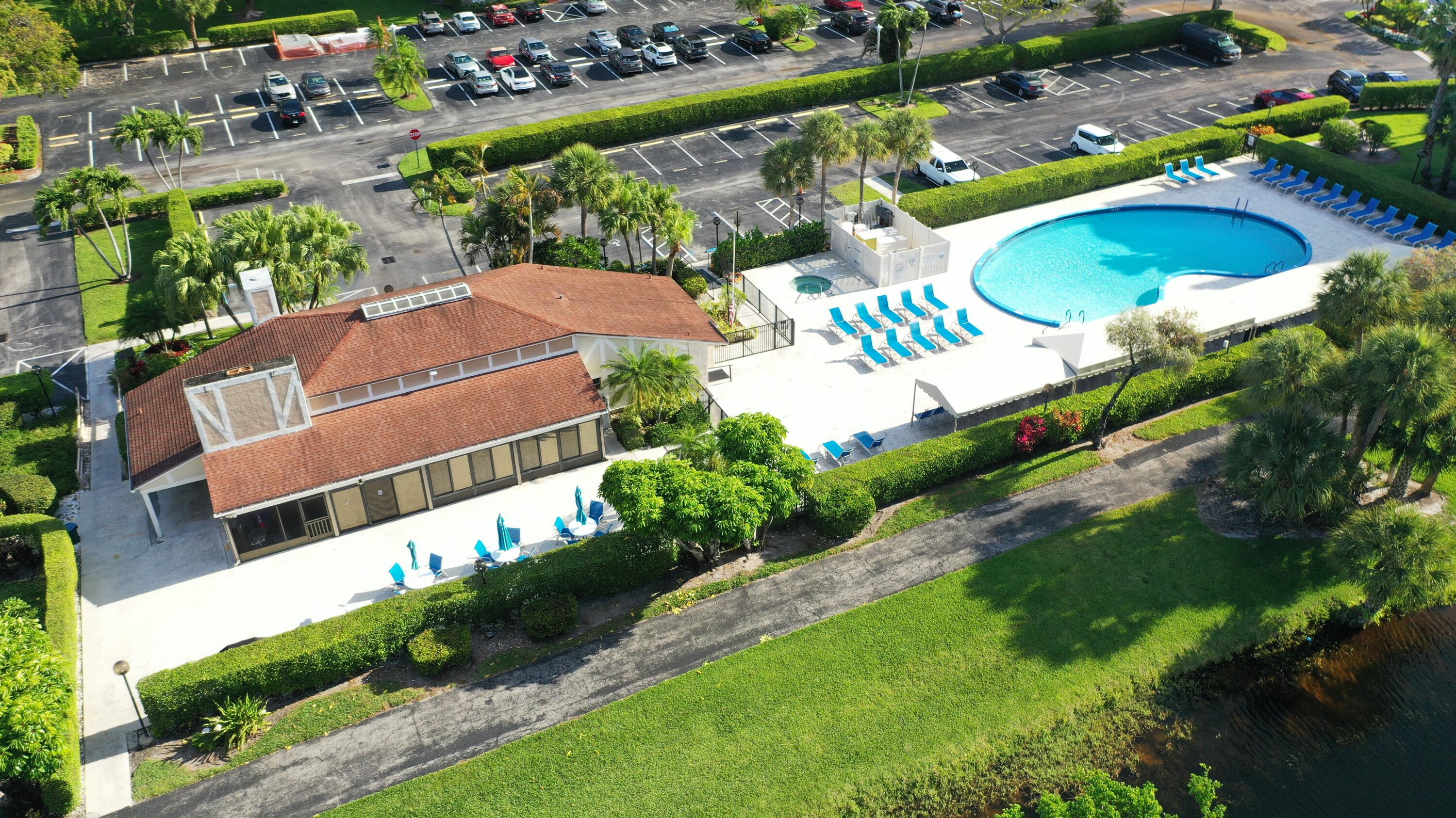 HUNTINGTON LAKES SEC ONE CONDOS - Residential