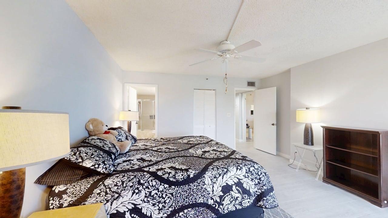 HUNTINGTON LAKES SEC ONE CONDOS - Residential