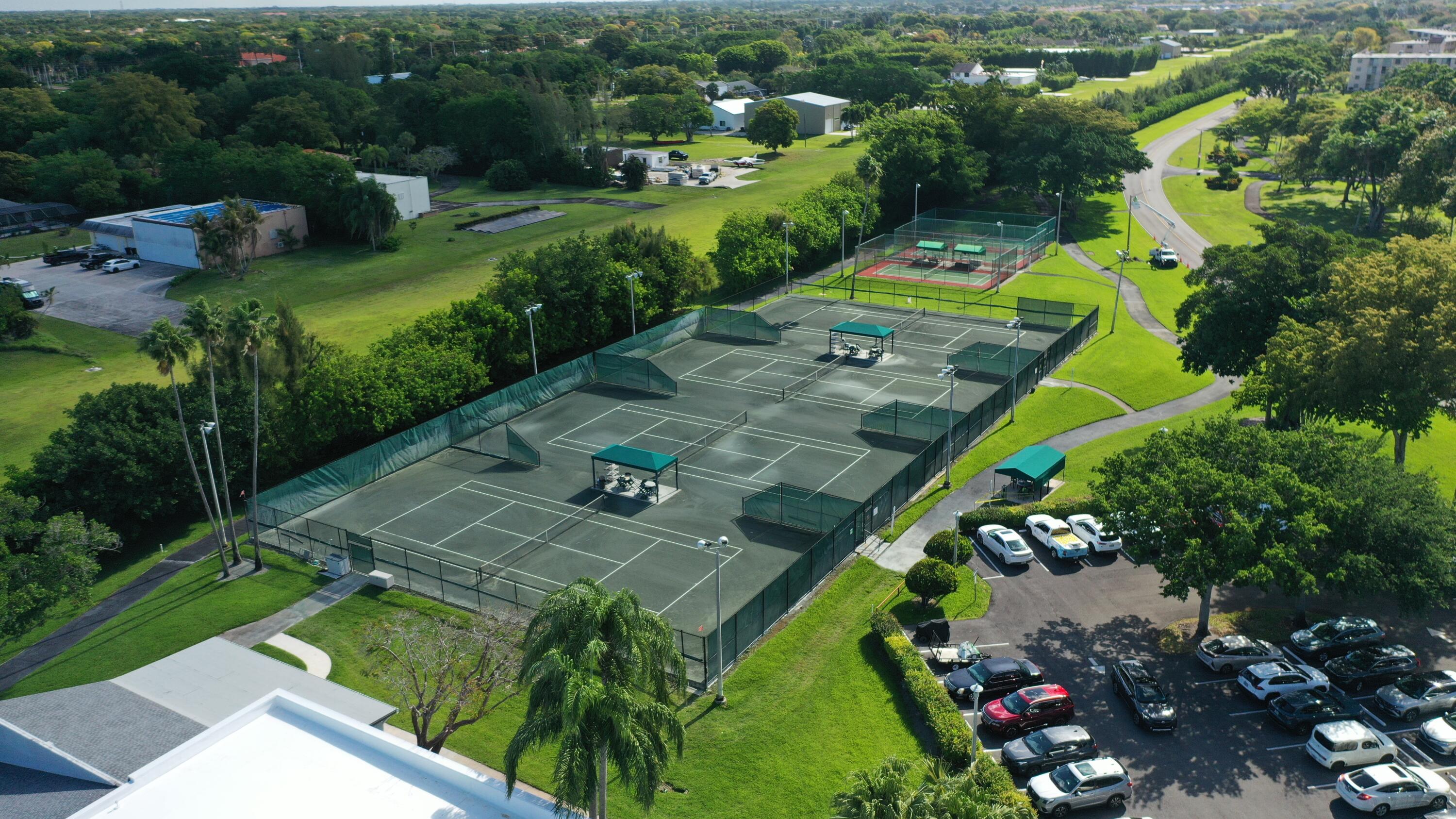 HUNTINGTON LAKES SEC ONE CONDOS - Residential