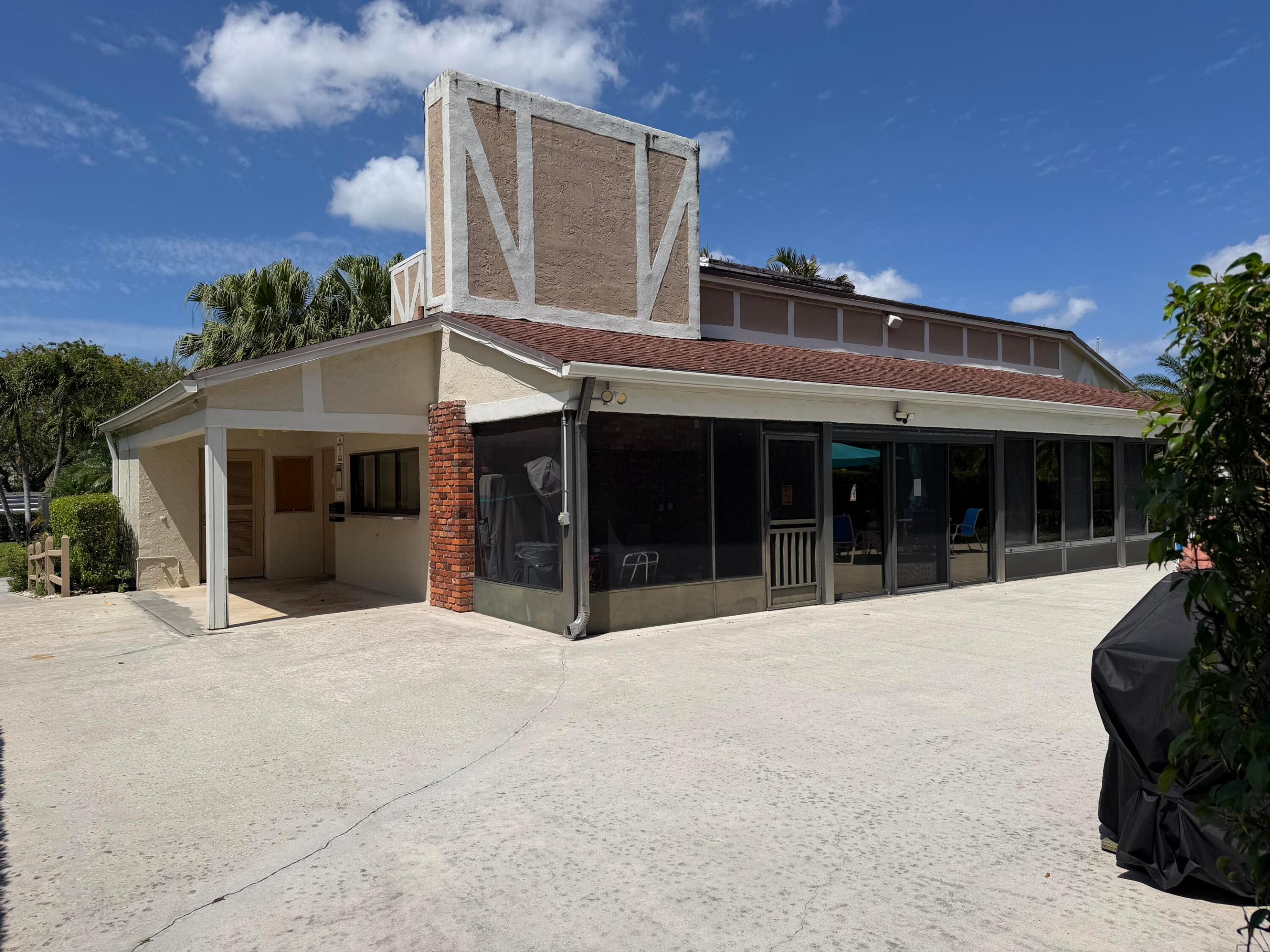 HUNTINGTON LAKES SEC ONE CONDOS - Residential