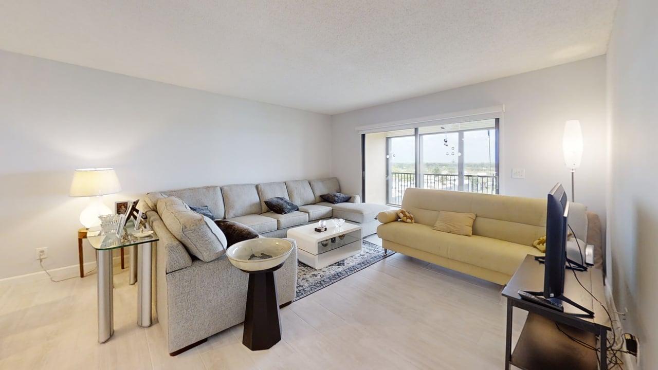 HUNTINGTON LAKES SEC ONE CONDOS - Residential