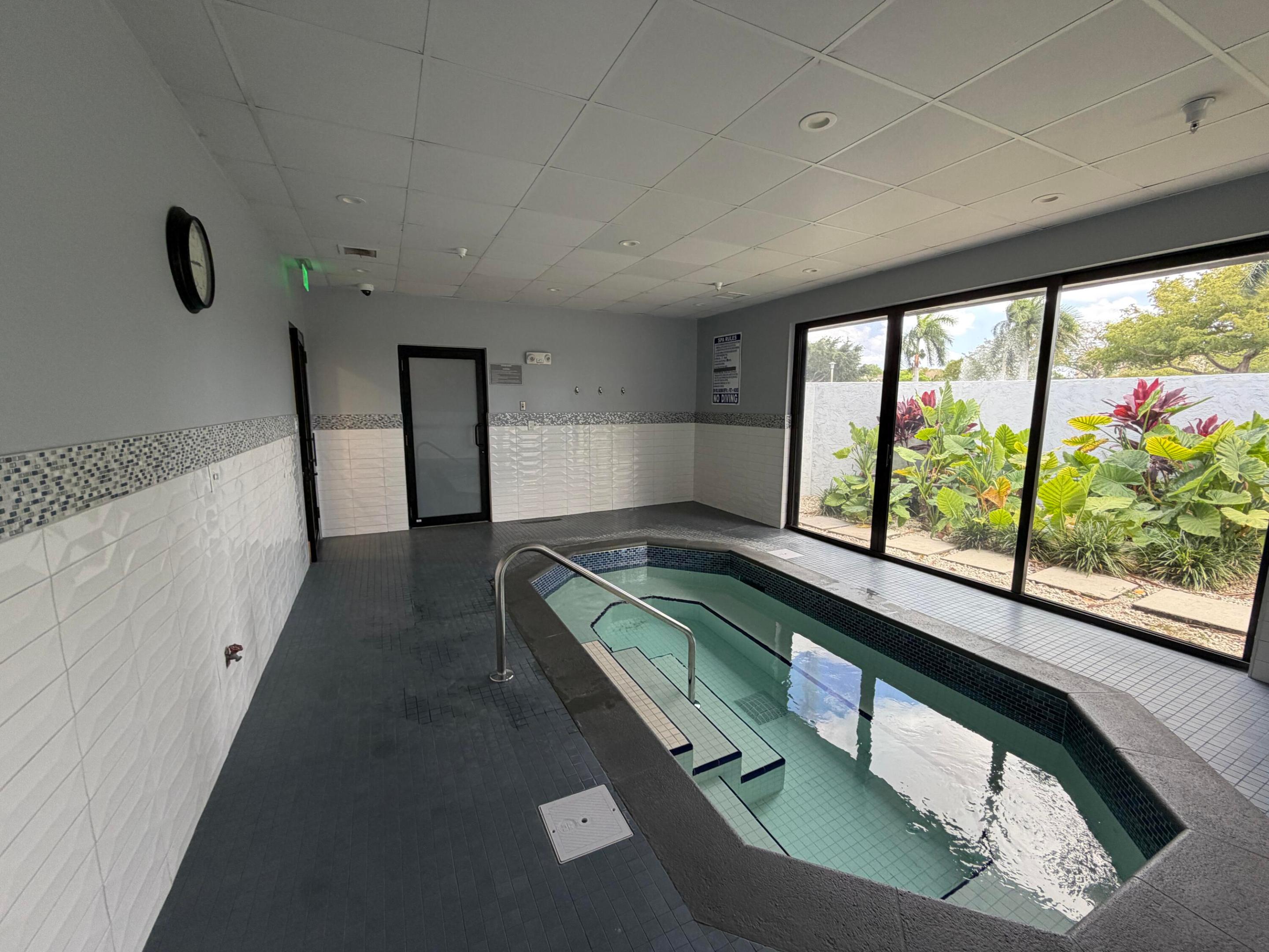 HUNTINGTON LAKES SEC ONE CONDOS - Residential