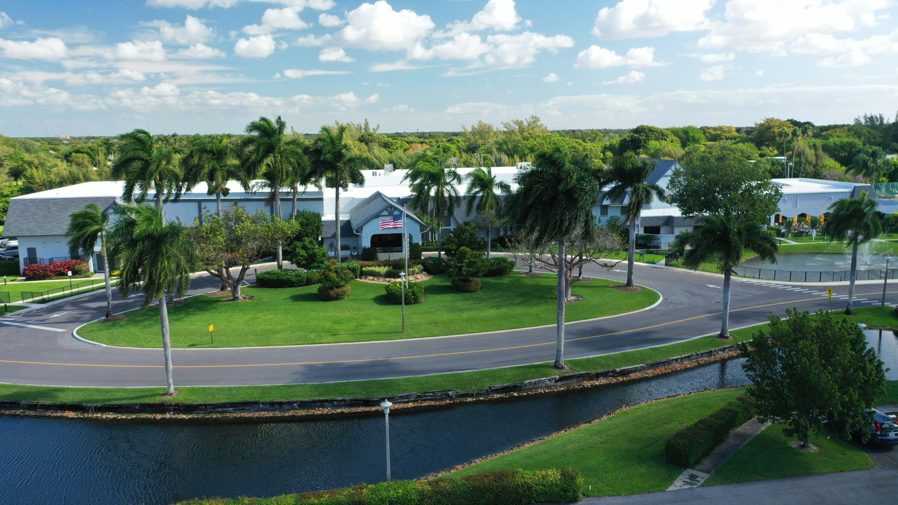 HUNTINGTON LAKES SEC ONE CONDOS - Residential