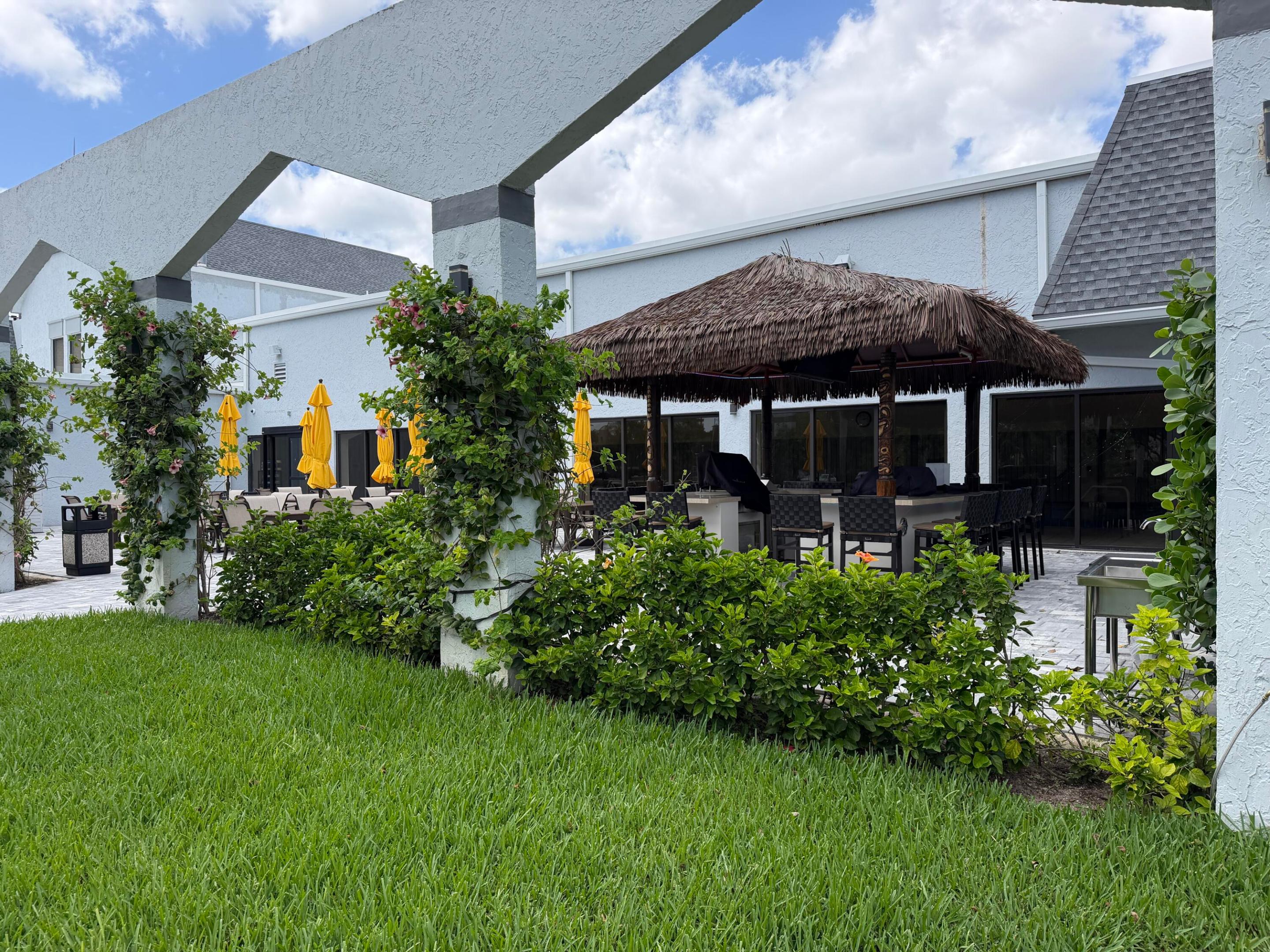 HUNTINGTON LAKES SEC ONE CONDOS - Residential