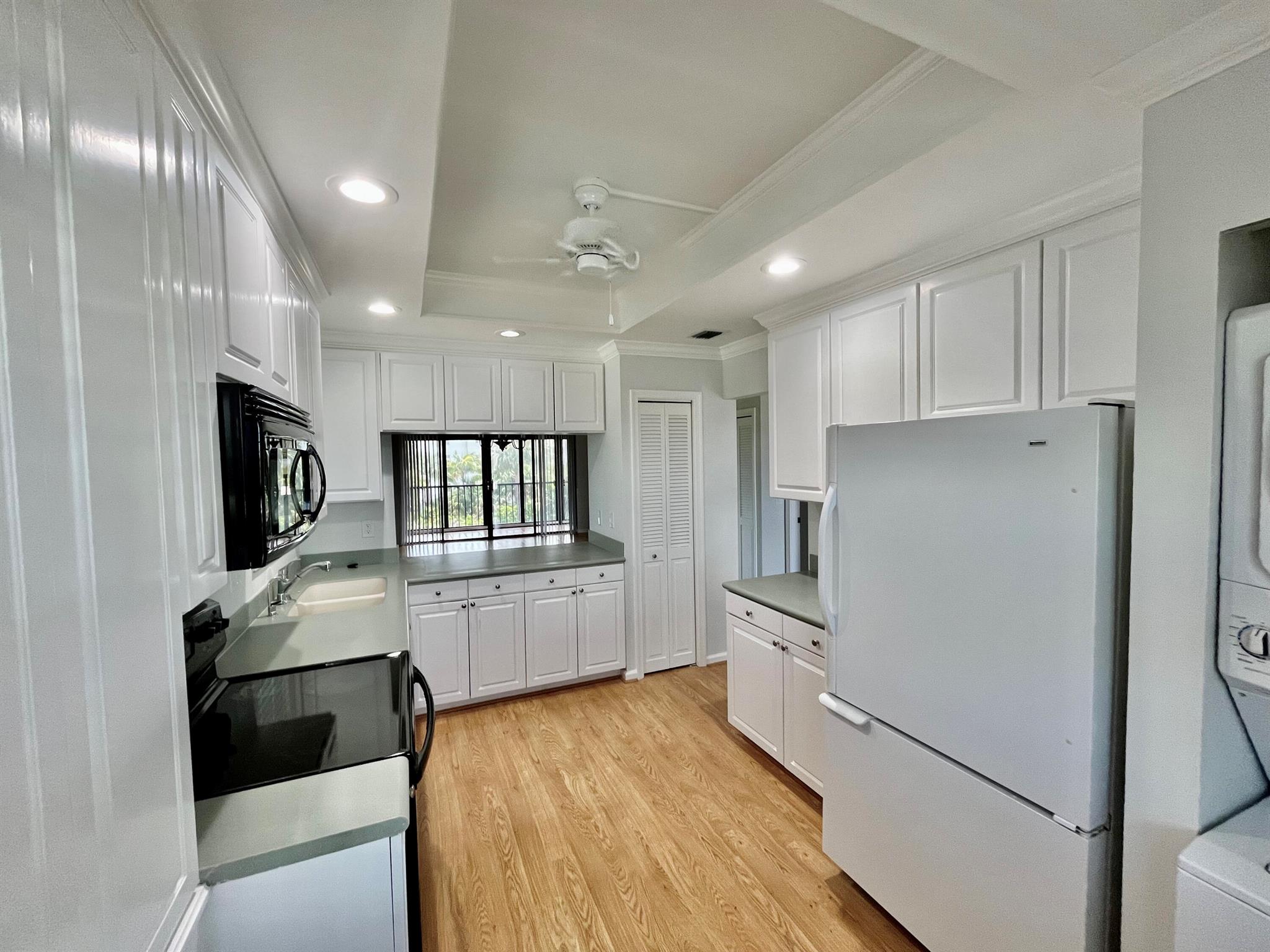 CAPTAINS WALK CONDO - Residential Lease