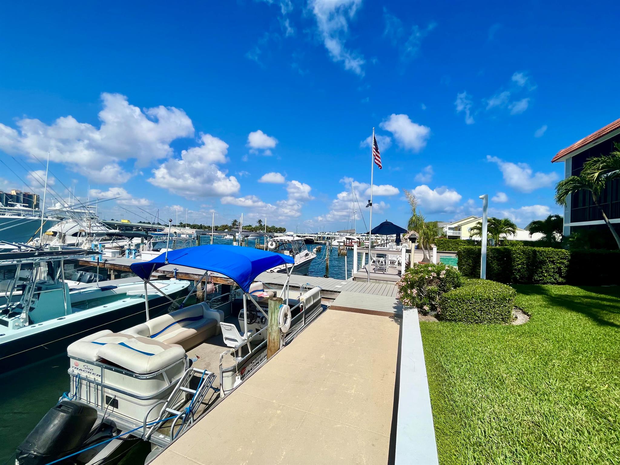 CAPTAINS WALK CONDO - Residential Lease