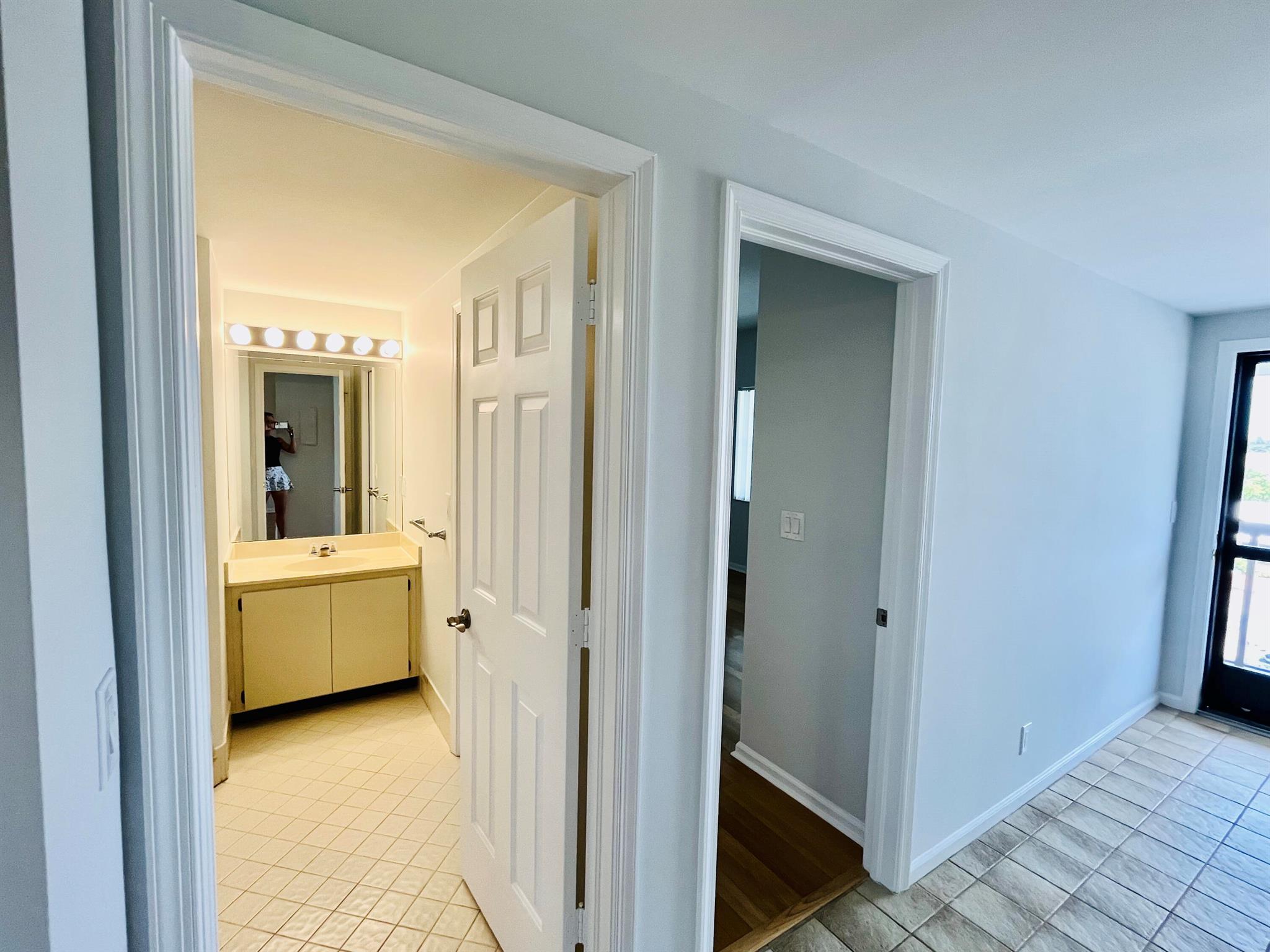 CAPTAINS WALK CONDO - Residential Lease