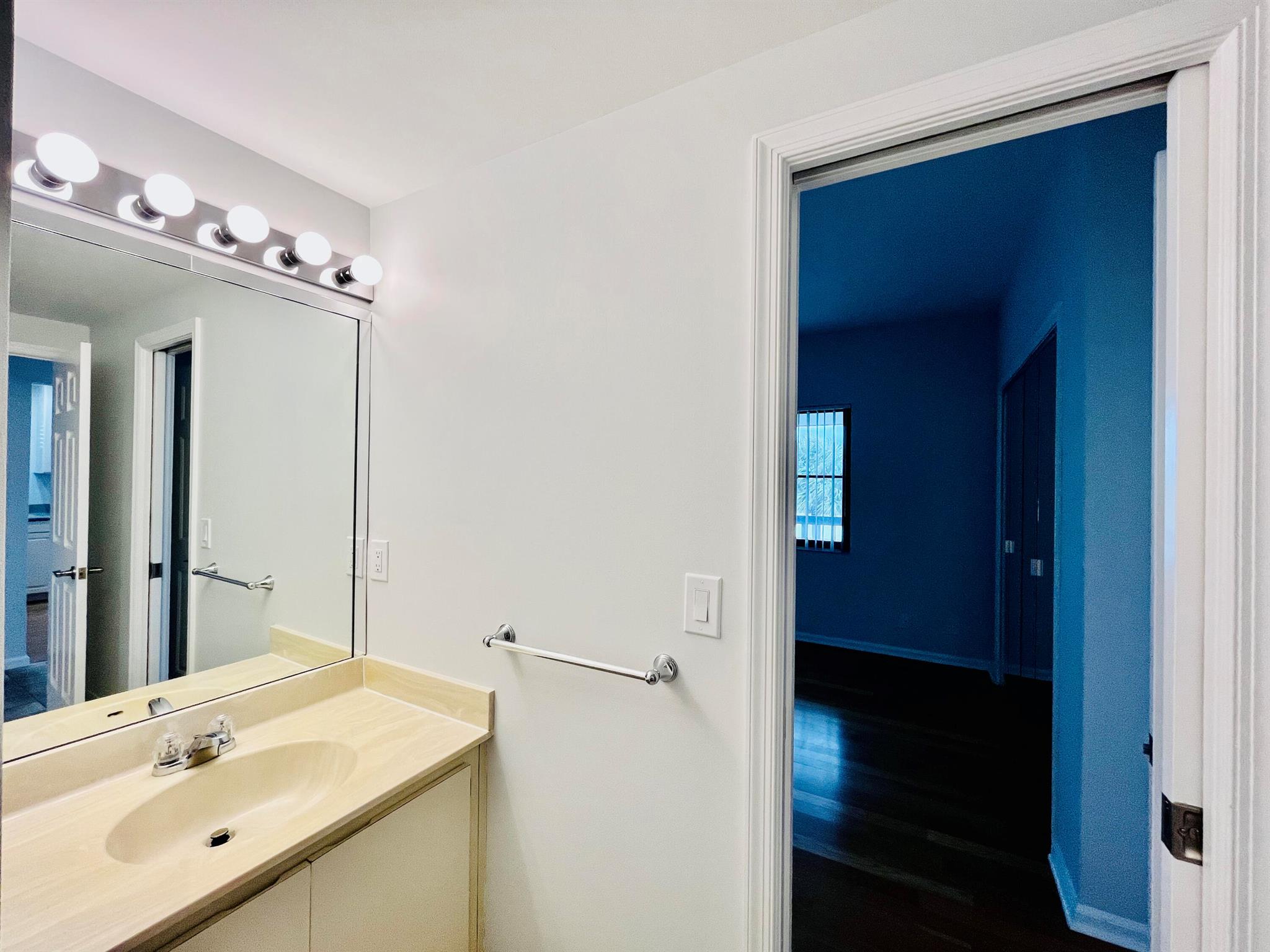 CAPTAINS WALK CONDO - Residential Lease