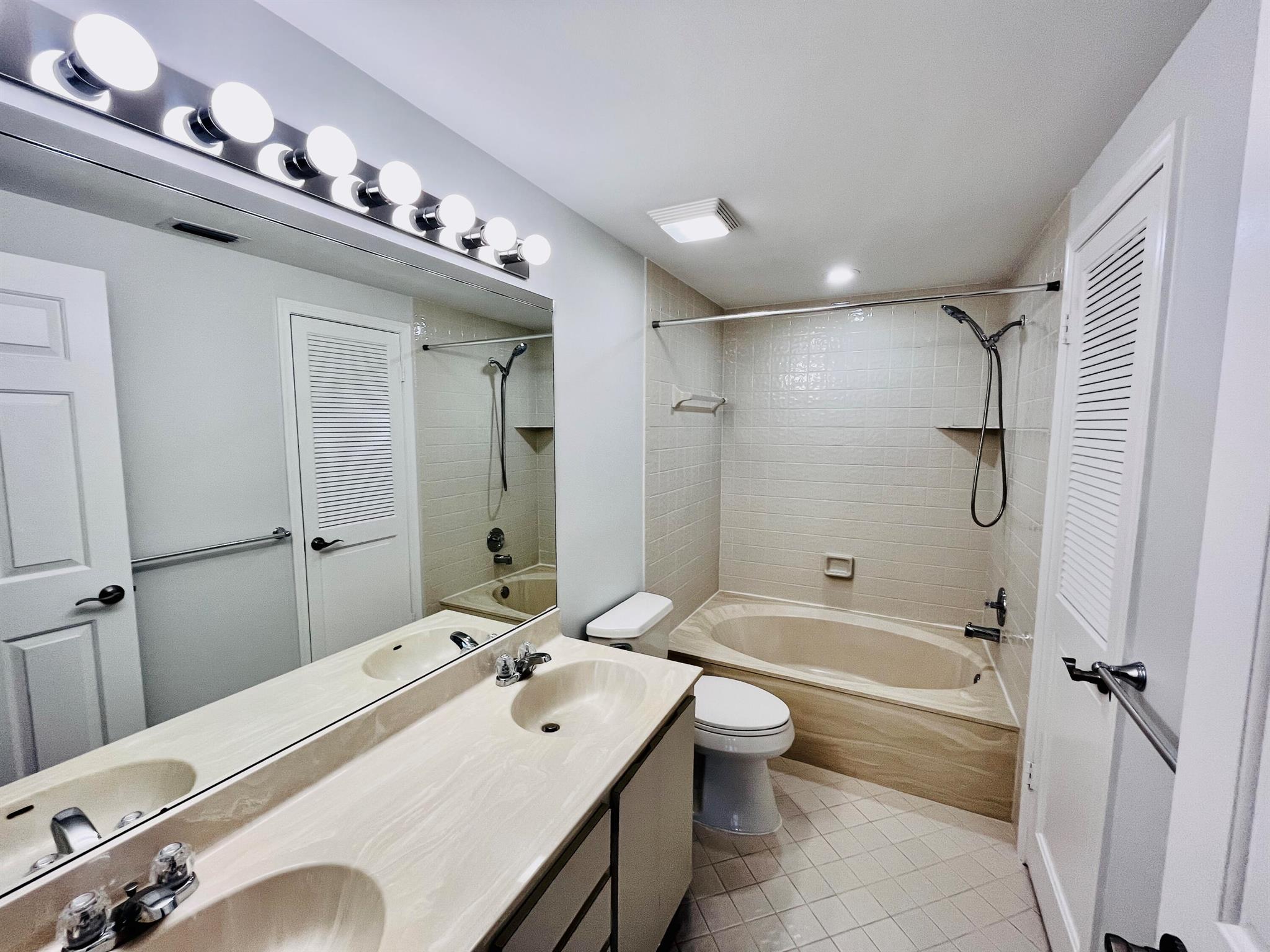 CAPTAINS WALK CONDO - Residential Lease