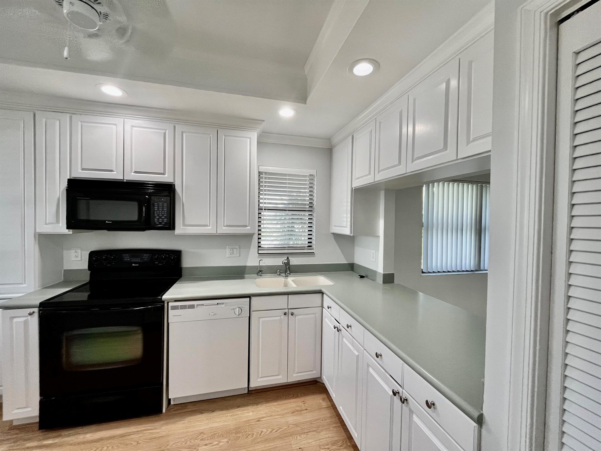 CAPTAINS WALK CONDO - Residential Lease