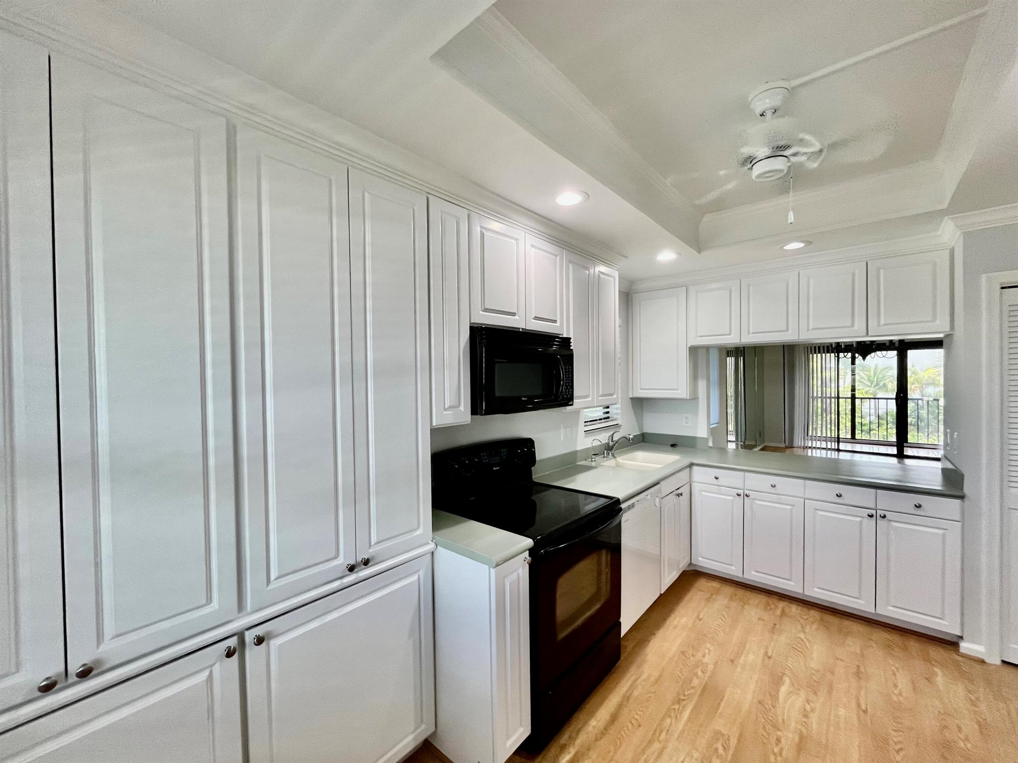 CAPTAINS WALK CONDO - Residential Lease