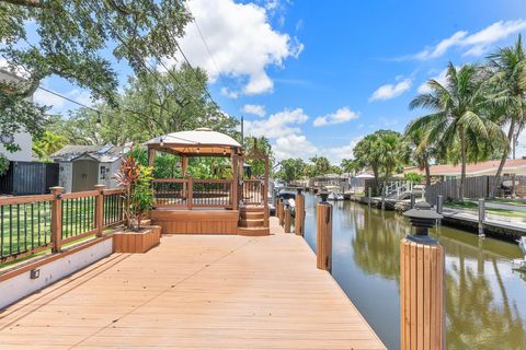 Photo of 921 SW 17th St, Fort Lauderdale, FL 33315 (MLS # F10533077)