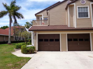 CARRIAGE HOUSES I CONDO - Residential