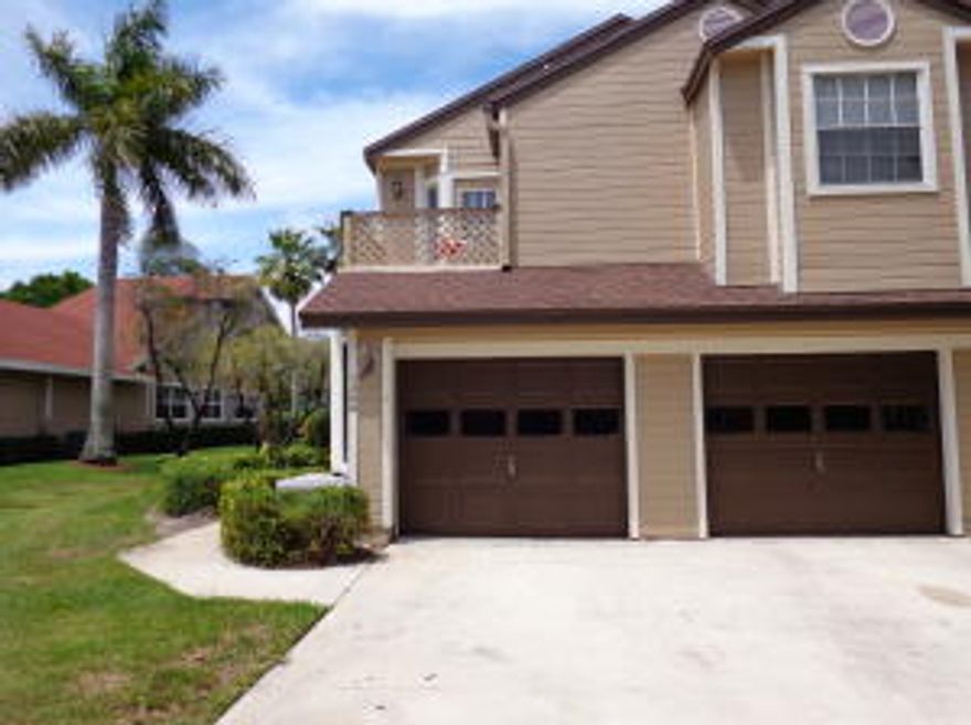 NOT A SHORT SALE! NOT A FORECLOSURE! GREAT END UNIT CARRIAGE HOUSE WITH ATTACHED ONE CAR GARAGE. NEWLY PAINTED.  UPDATED KITCHEN AND BATHS. NICE SCREENED PORCH. WONDERFUL CENTRALLY LOCATED COMMUNITY WITH GUARD AT THE GATE 24/7. TENNIS COURTS,SWIMMING POOLS, CHILDREN'S PLAYGROUND,BASKETBALL,JOGGING PATHS, MORE!