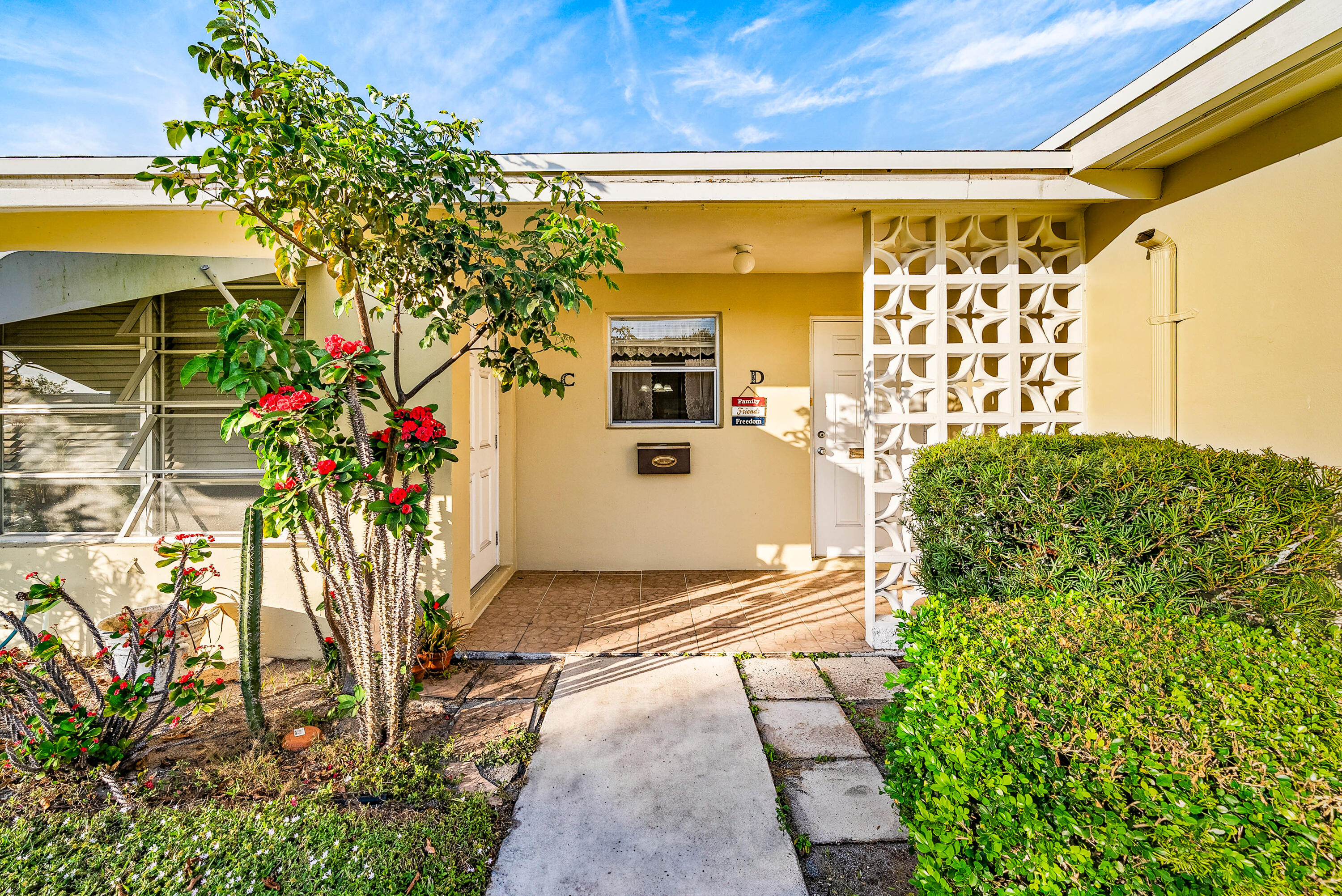 HIGH POINT OF DELRAY BEACH CONDO SEC I - Residential