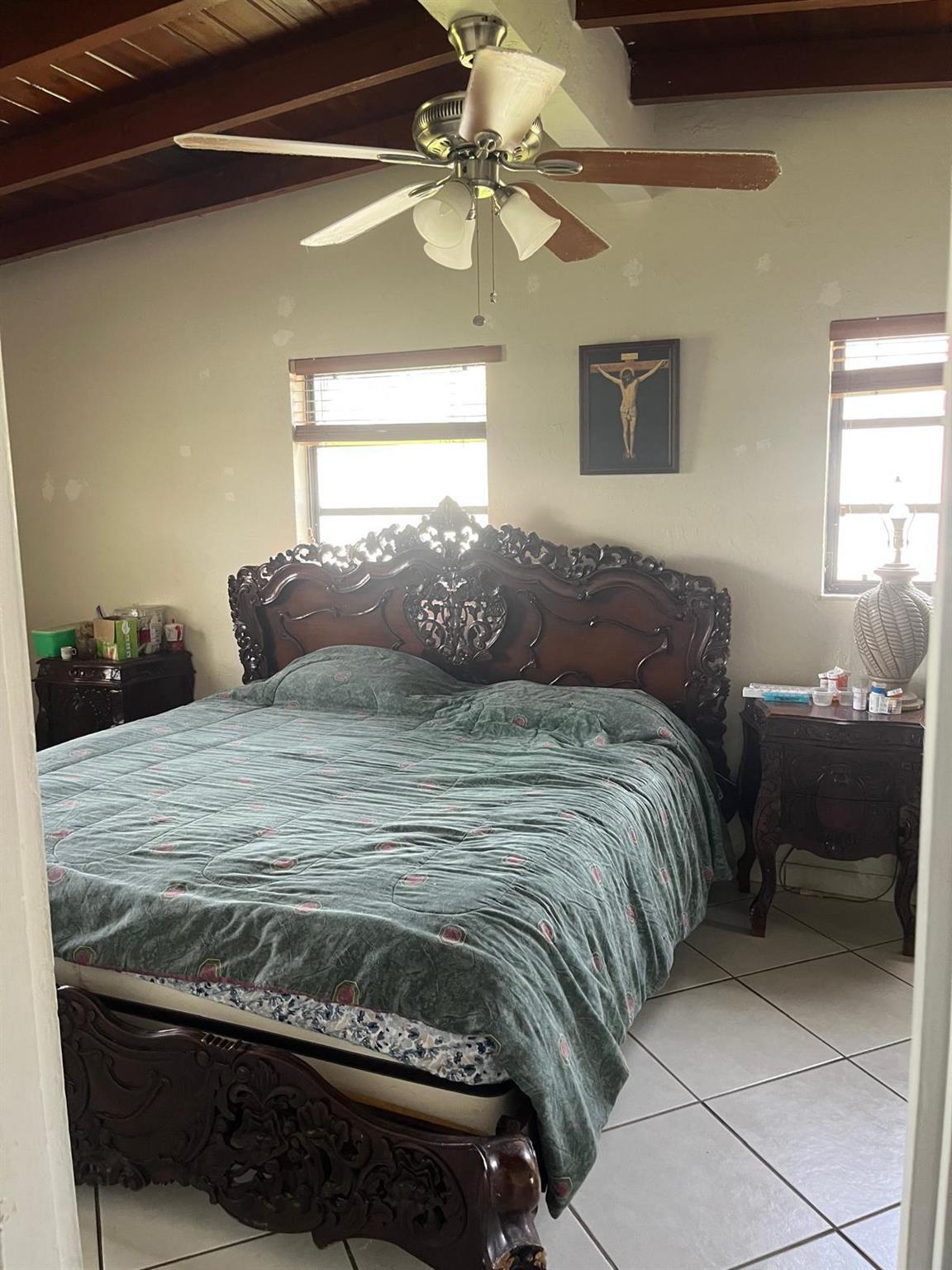 9940 SW 48th Street, Miami, FL, 33165/$739,000 1 9940 SW 48th Street