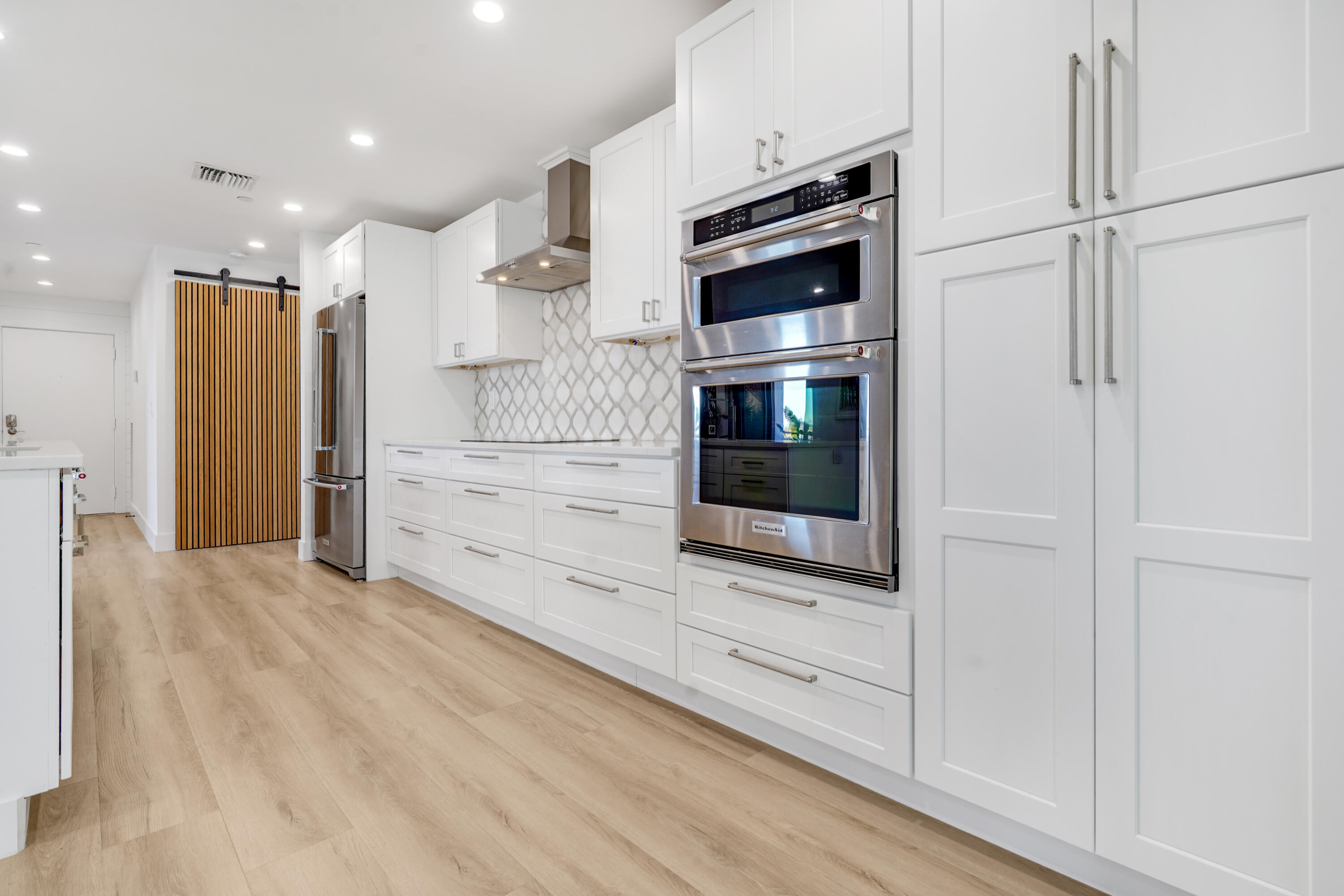 1000 N Us Highway 1 Ja301