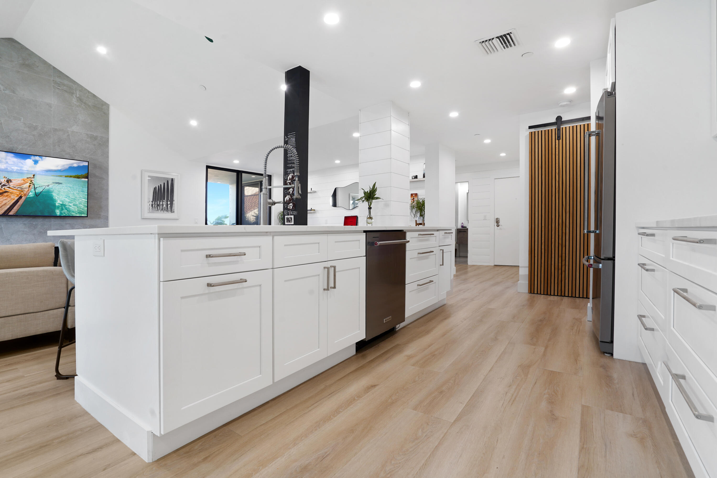 1000 N Us Highway 1 Ja301