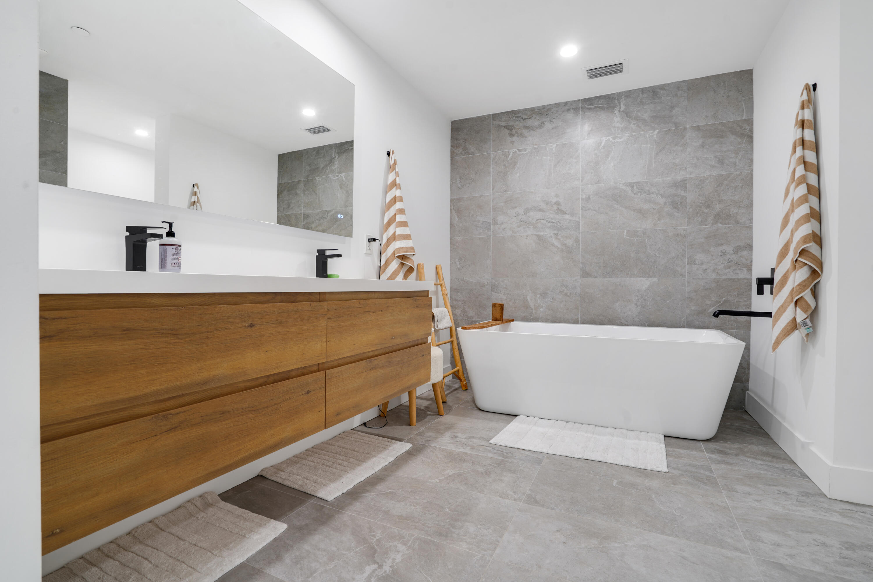 Jupiter Harbour - Residential