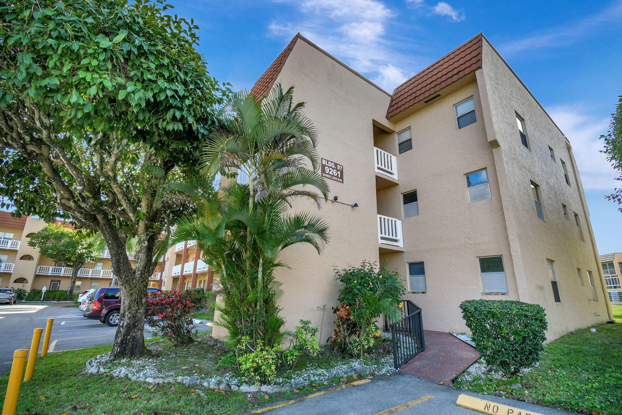 SUNRISE LAKES 97 CONDO - Residential