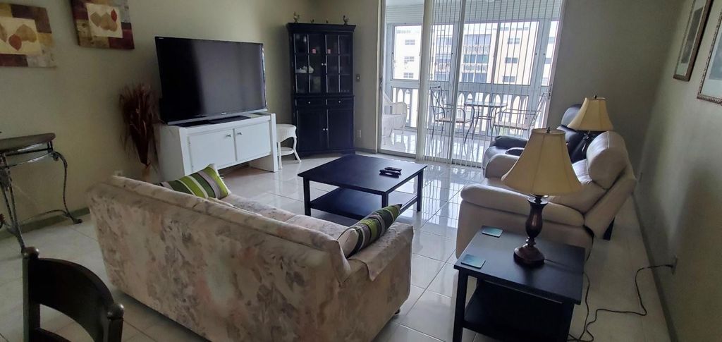 Photo of 901 NE 14th Avenue #607, Hallandale Beach, FL 33009 (MLS # F10550700)