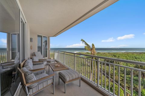 A home in Hutchinson Island