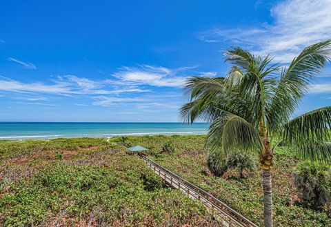 A home in Hutchinson Island