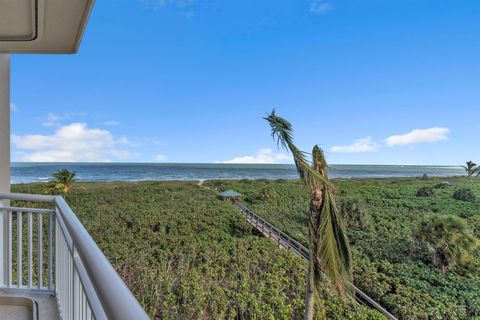 A home in Hutchinson Island