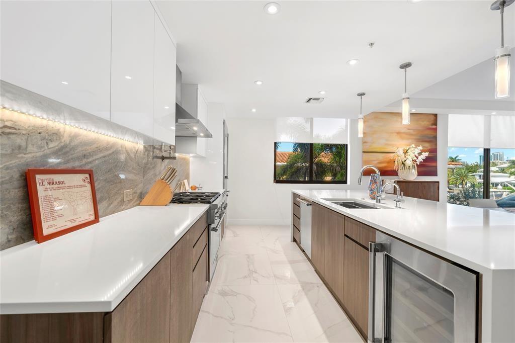 HARBORS EDGE CONDO - Residential