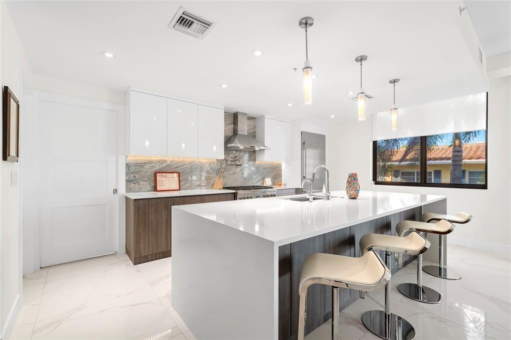 1507 SE 15th Street 202