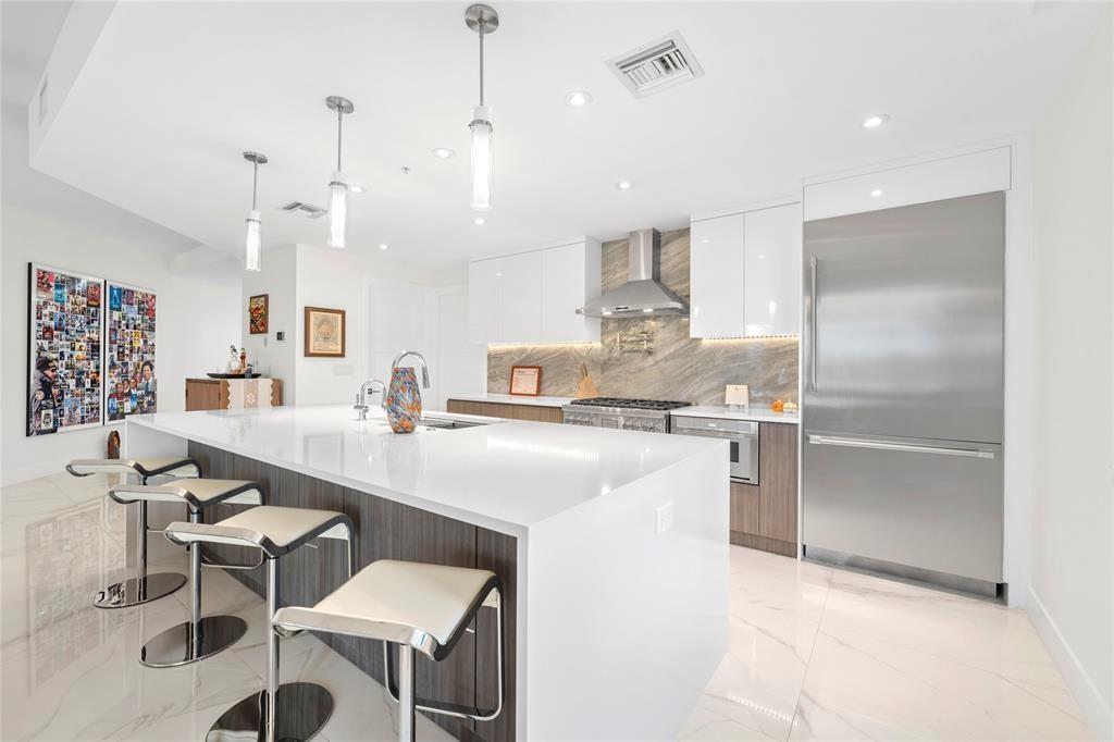 HARBORS EDGE CONDO - Residential