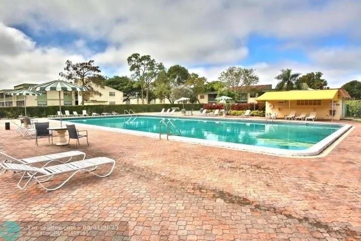 RAMBLEWOOD EAST CONDO - Residential