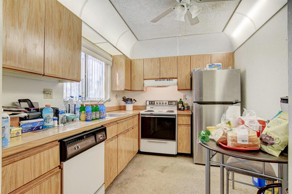 LAKES OF DELRAY - Residential