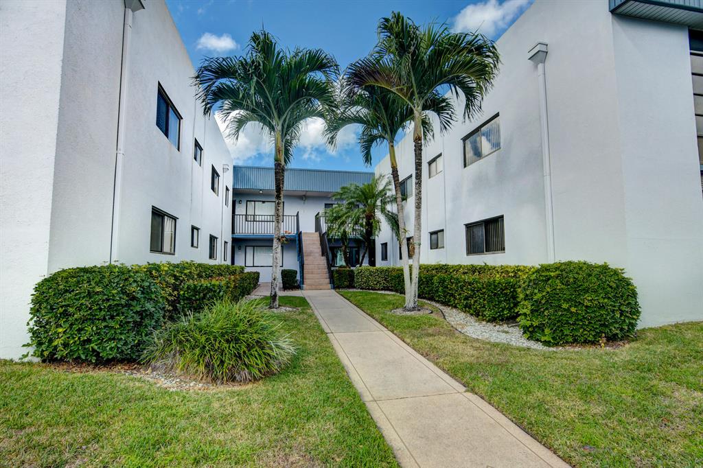 LAKES OF DELRAY - Residential