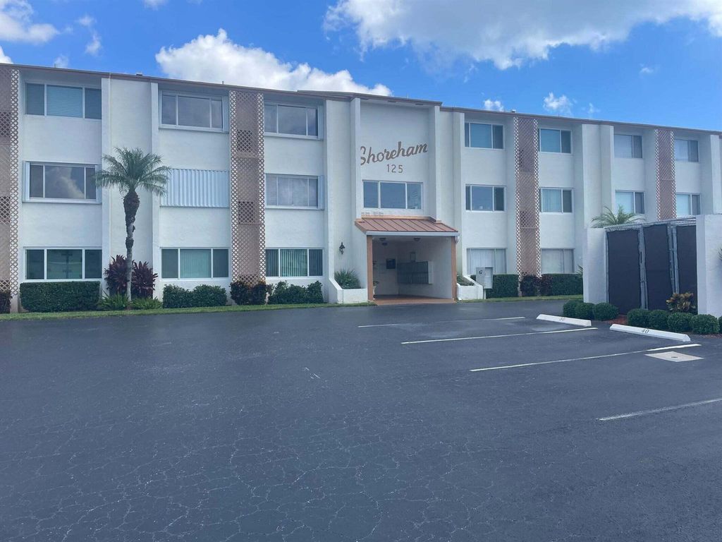 Photo of 125 Shore Court #304a, North Palm Beach, FL 33408 (MLS # R10935905)