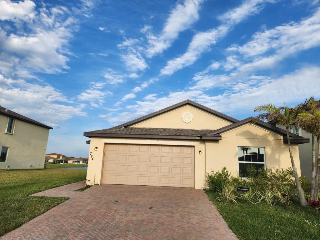 Photo of 784 Worlington Lane, Fort Pierce, FL 34947 (MLS # R10978679)