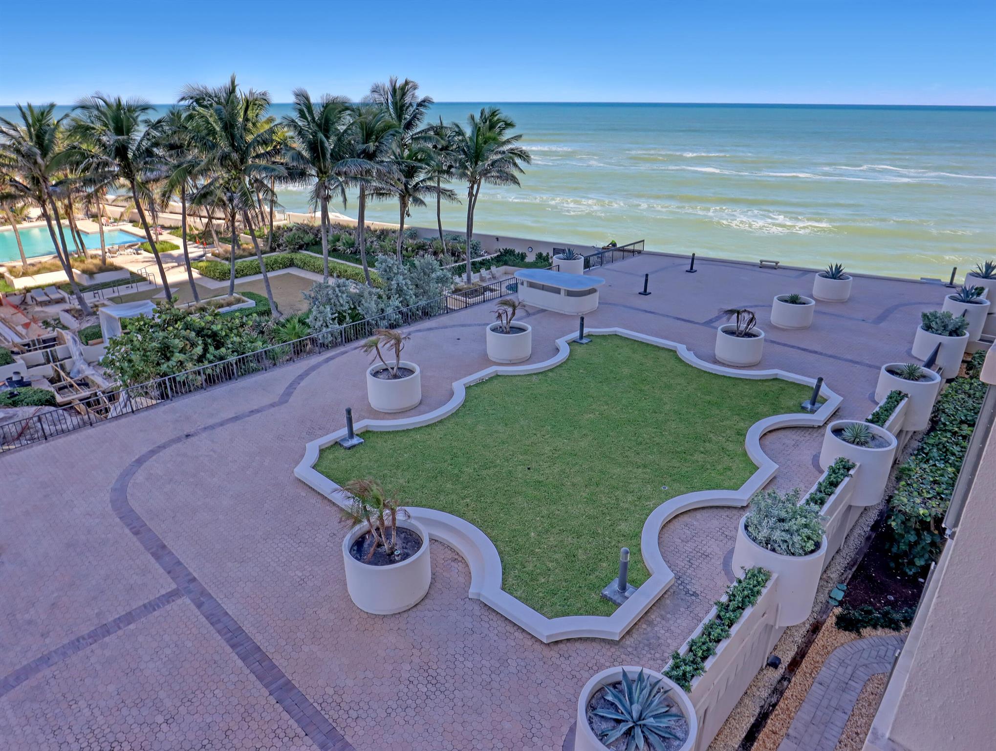 EASTPOINTE CONDO - Residential