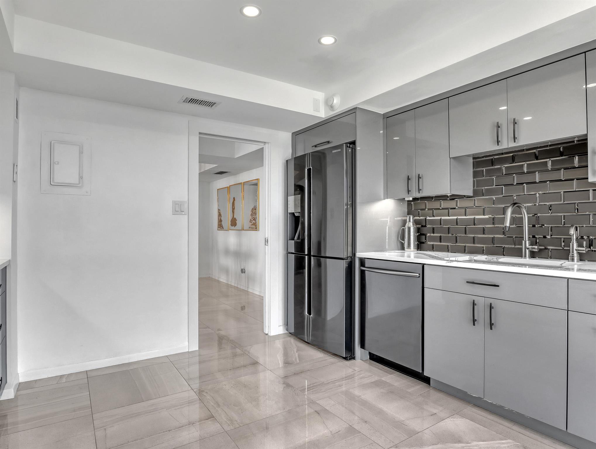 EASTPOINTE CONDO - Residential