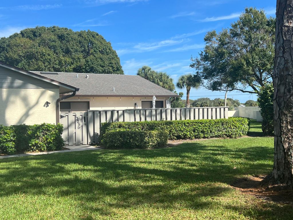 Photo of 1325 Peppertree Trail #D, Fort Pierce, FL 34950 (MLS # R10938352)
