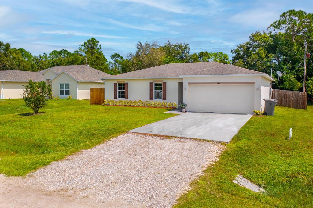 Photo of 8950 100th Court, Vero Beach, FL 32967 (MLS # R11008353)