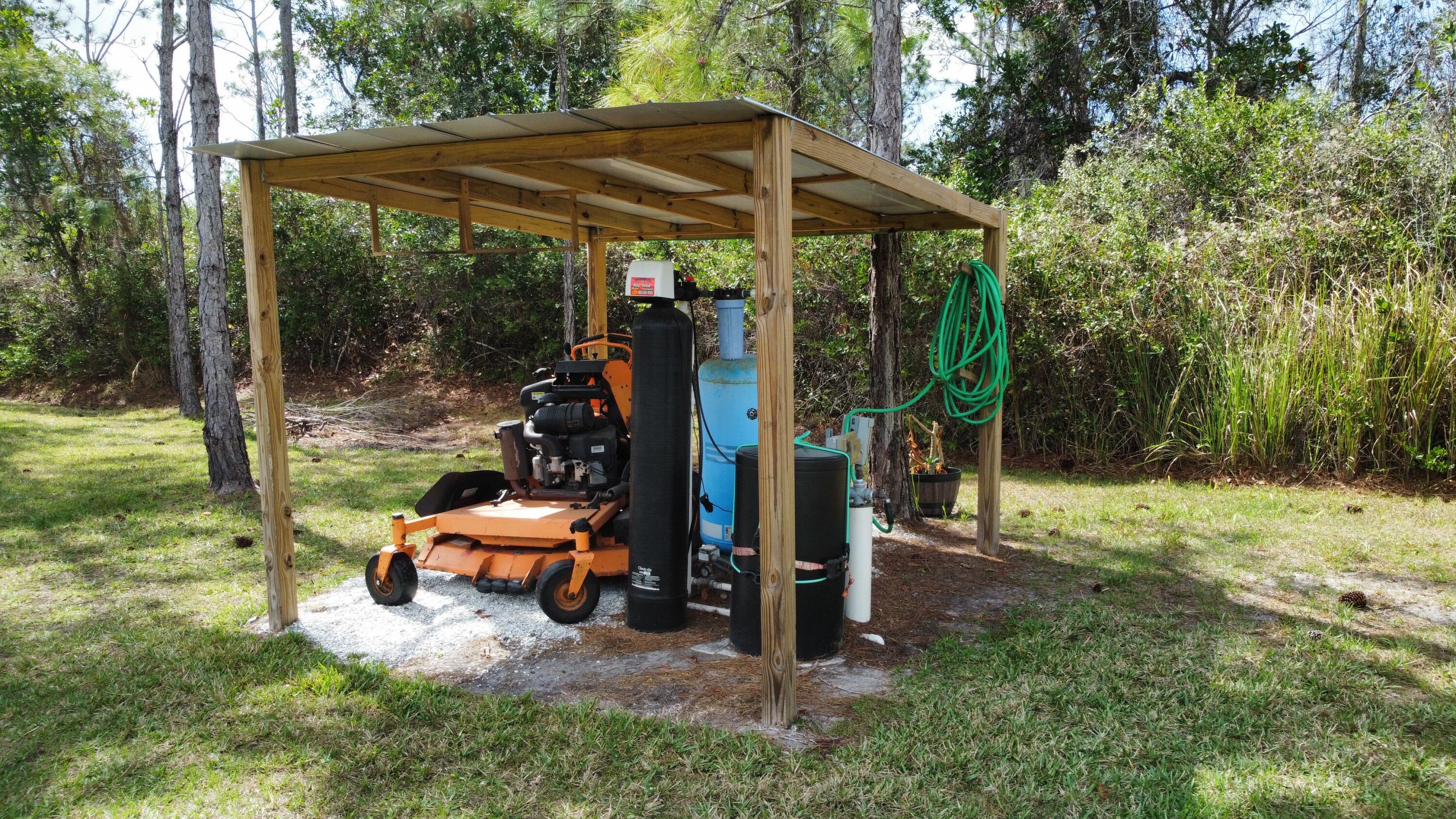 INDIAN HAMMOCK HUNT AND RIDING - Residential