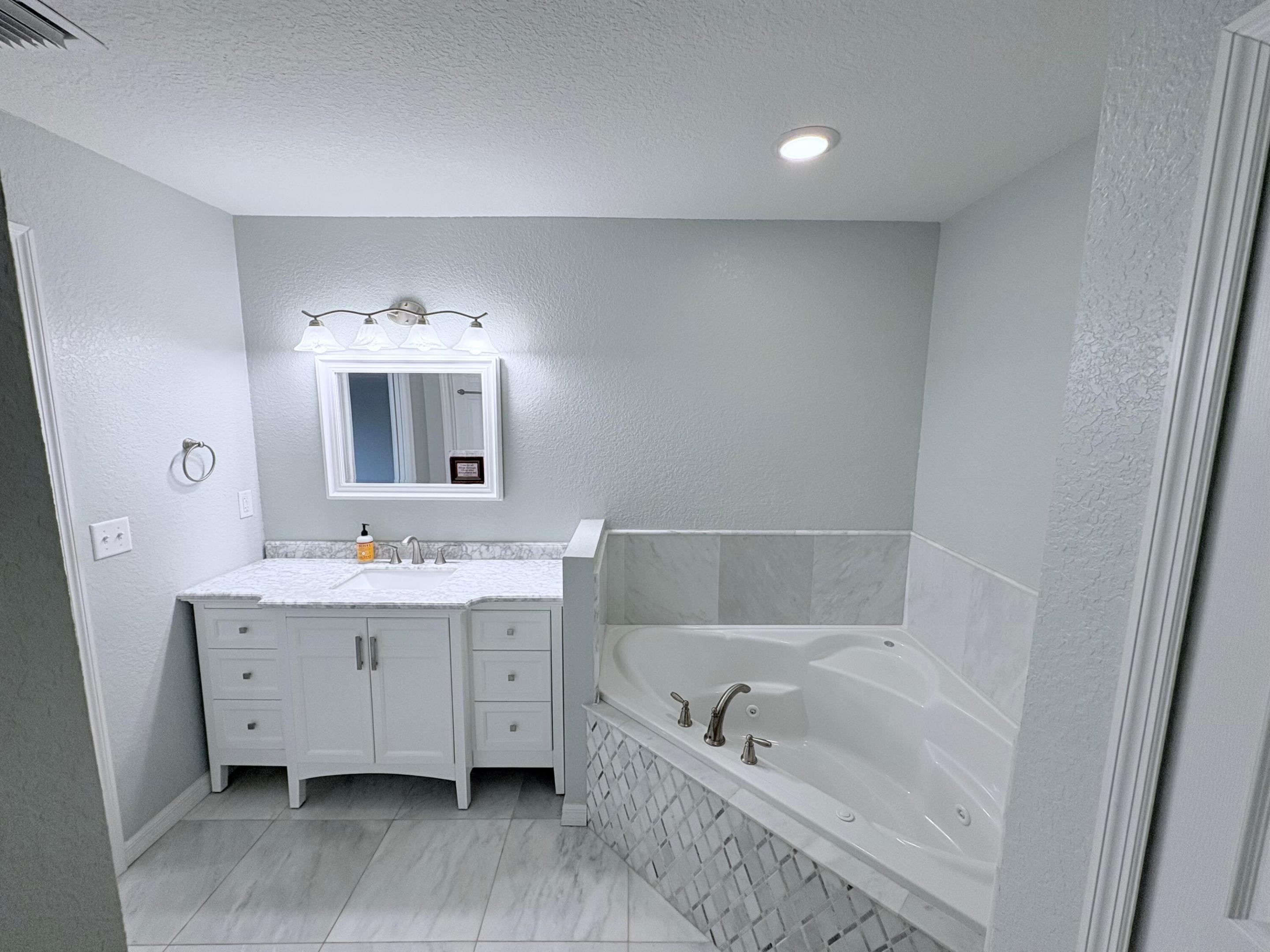 INDIAN HAMMOCK HUNT AND RIDING - Residential