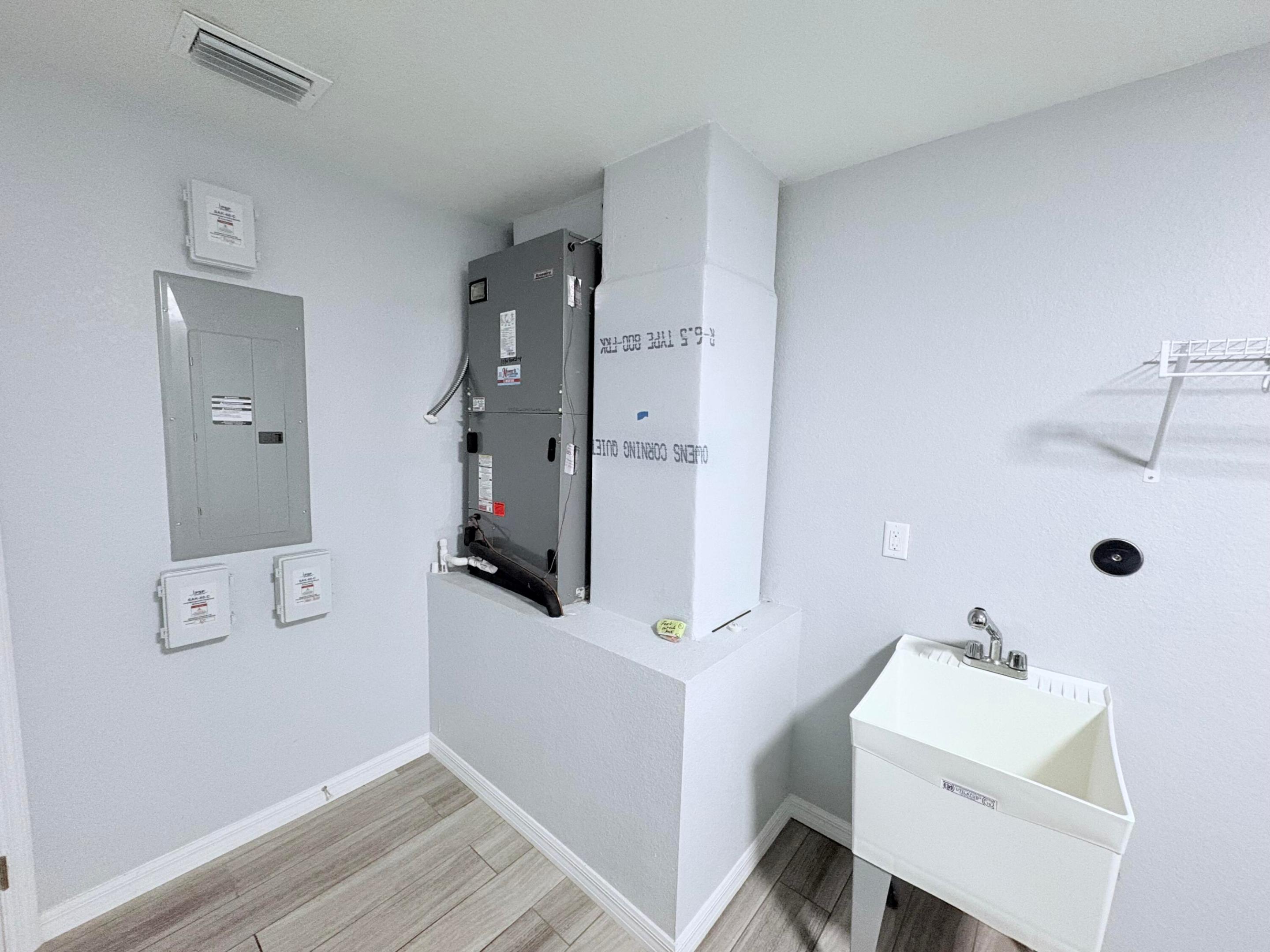 INDIAN HAMMOCK HUNT AND RIDING - Residential